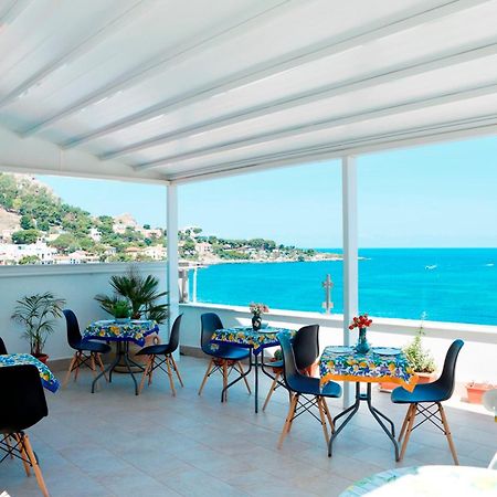 B&B Una Terrazza Sul Golfo Di Sferracavallo Exterior foto