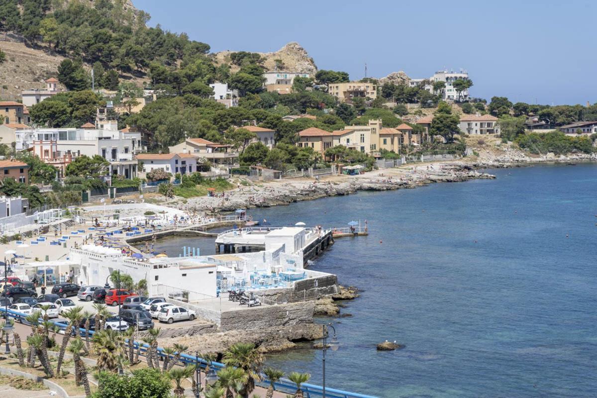 B&B Una Terrazza Sul Golfo Di Sferracavallo Exterior foto