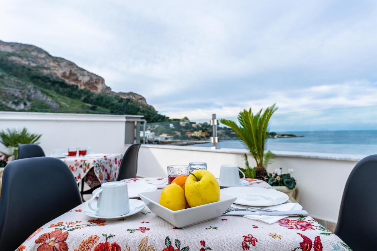 B&B Una Terrazza Sul Golfo Di Sferracavallo Exterior foto