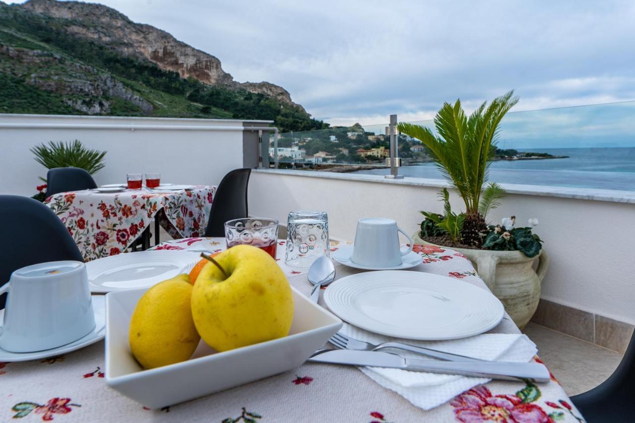 B&B Una Terrazza Sul Golfo Di Sferracavallo Exterior foto