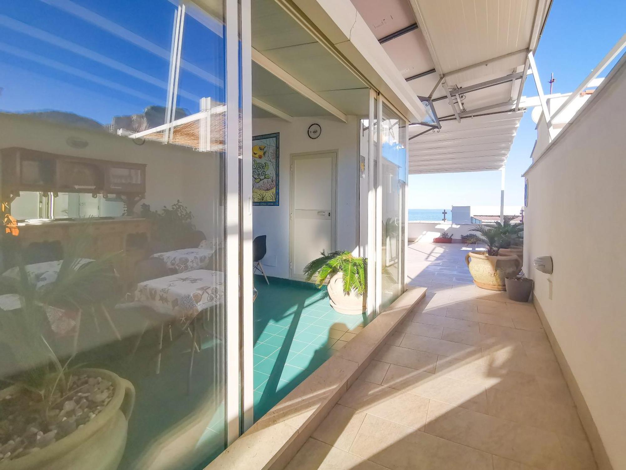 B&B Una Terrazza Sul Golfo Di Sferracavallo Exterior foto