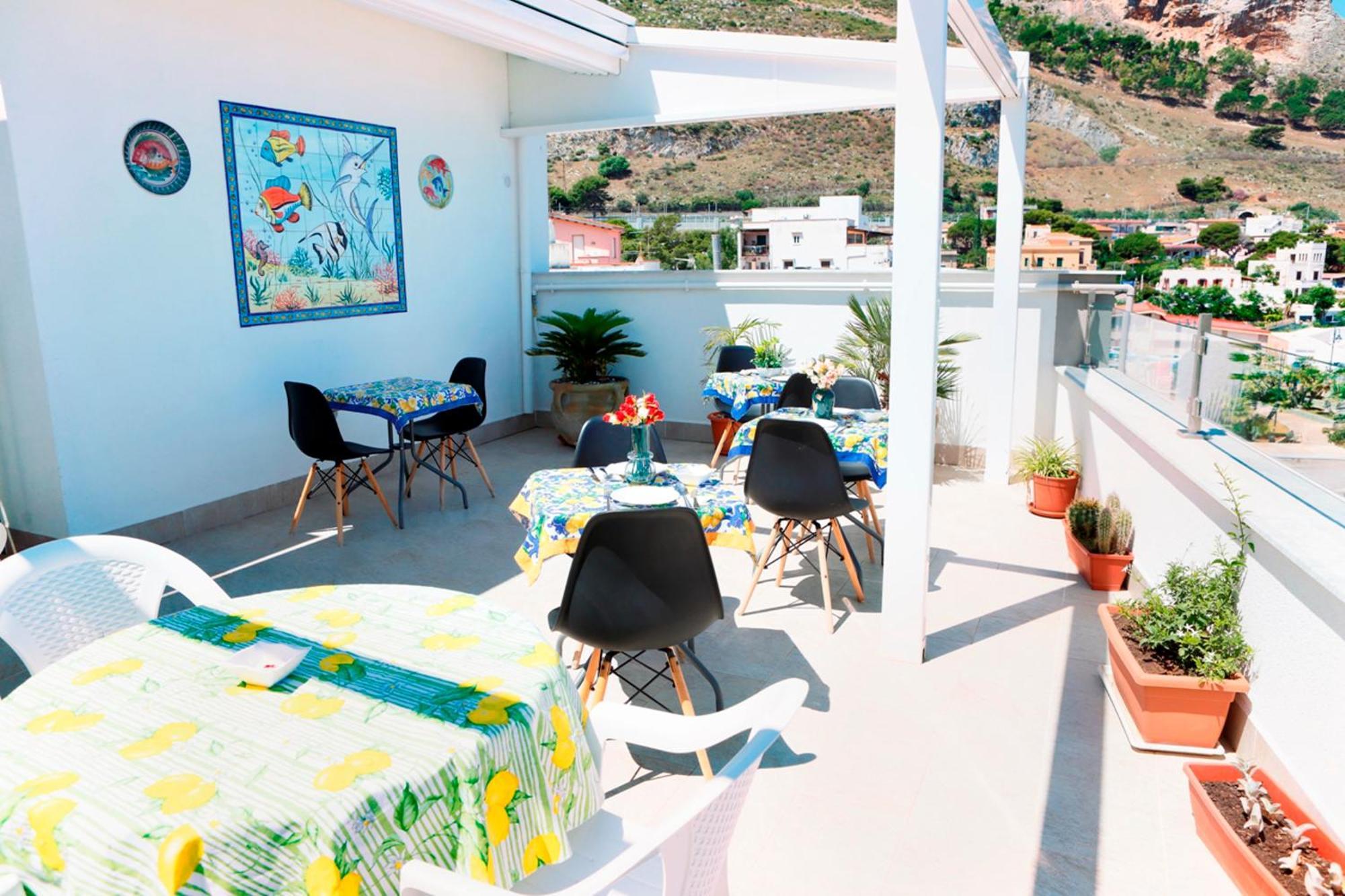 B&B Una Terrazza Sul Golfo Di Sferracavallo Exterior foto